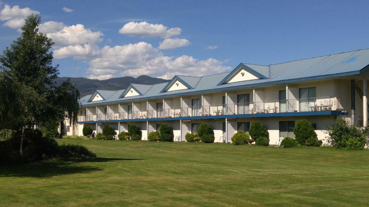 Monashee Motel Sicamous Esterno foto